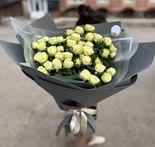 Букет Белые кустовые розы Солинеро в Пинеровке